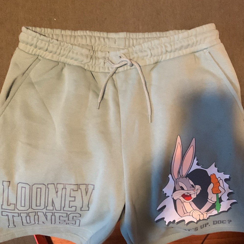 Looney tunes bug bunny shorts